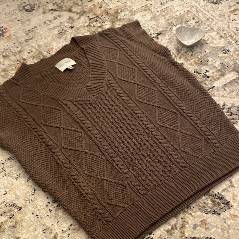 Juniors Brown Cable Knit Sweater Vest Size Small